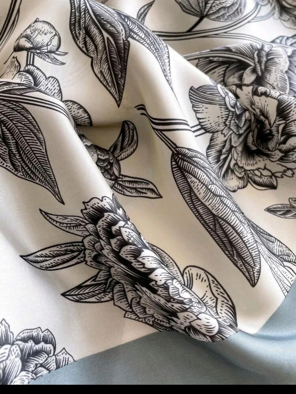 BRAND NEW ** Cream Floral Silk-Like Shawl with Sage Trim